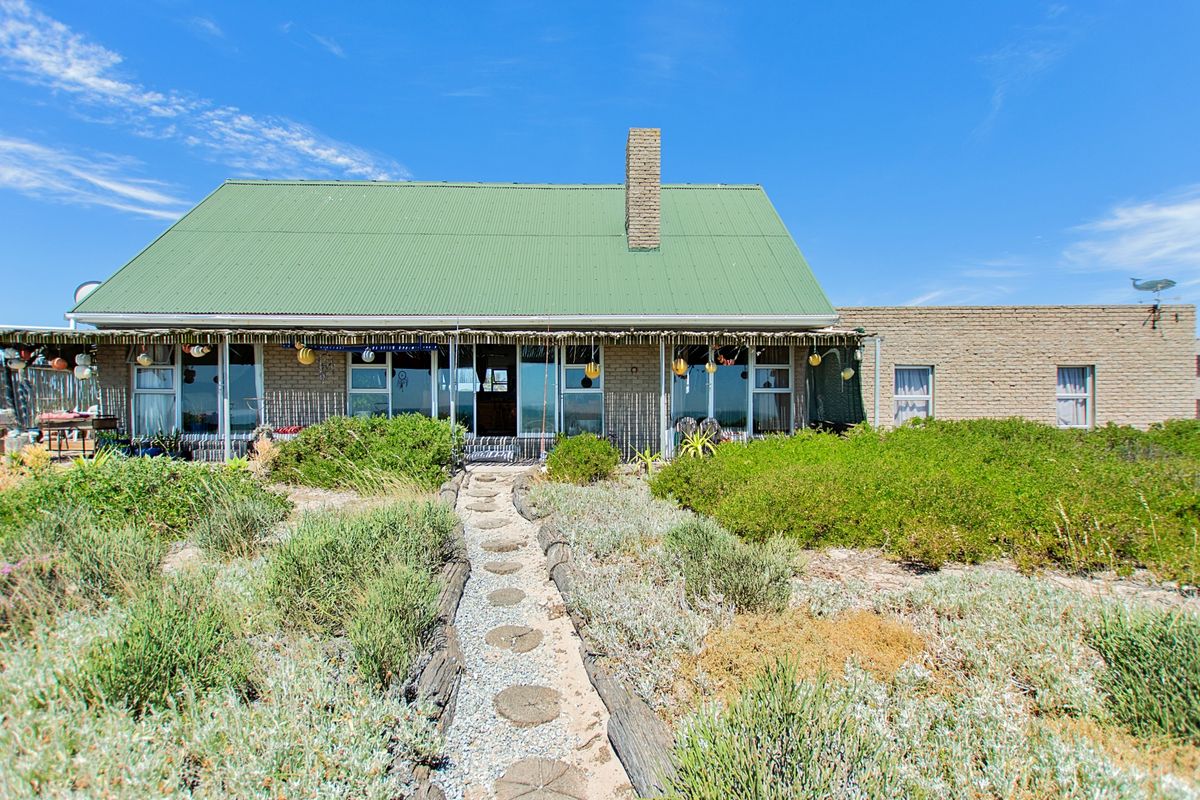 Beach Front home to Rent in Duyker Eiland - St Helena Bay - Photo 4