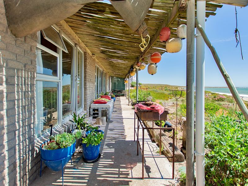 Beach Front home to Rent in Duyker Eiland - St Helena Bay - Photo 8