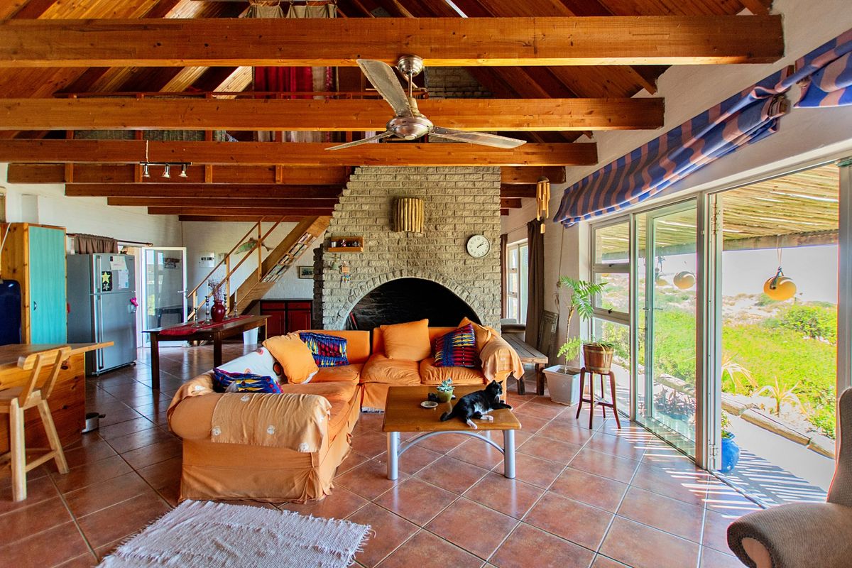 Beach Front home to Rent in Duyker Eiland - St Helena Bay - Photo 5