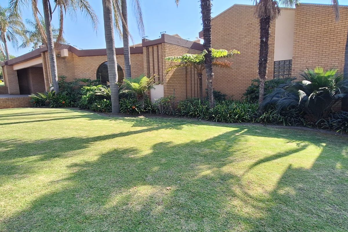 Harvest happy memories for your family in this brilliant and astonishing architectural masterpiece! - Photo 4