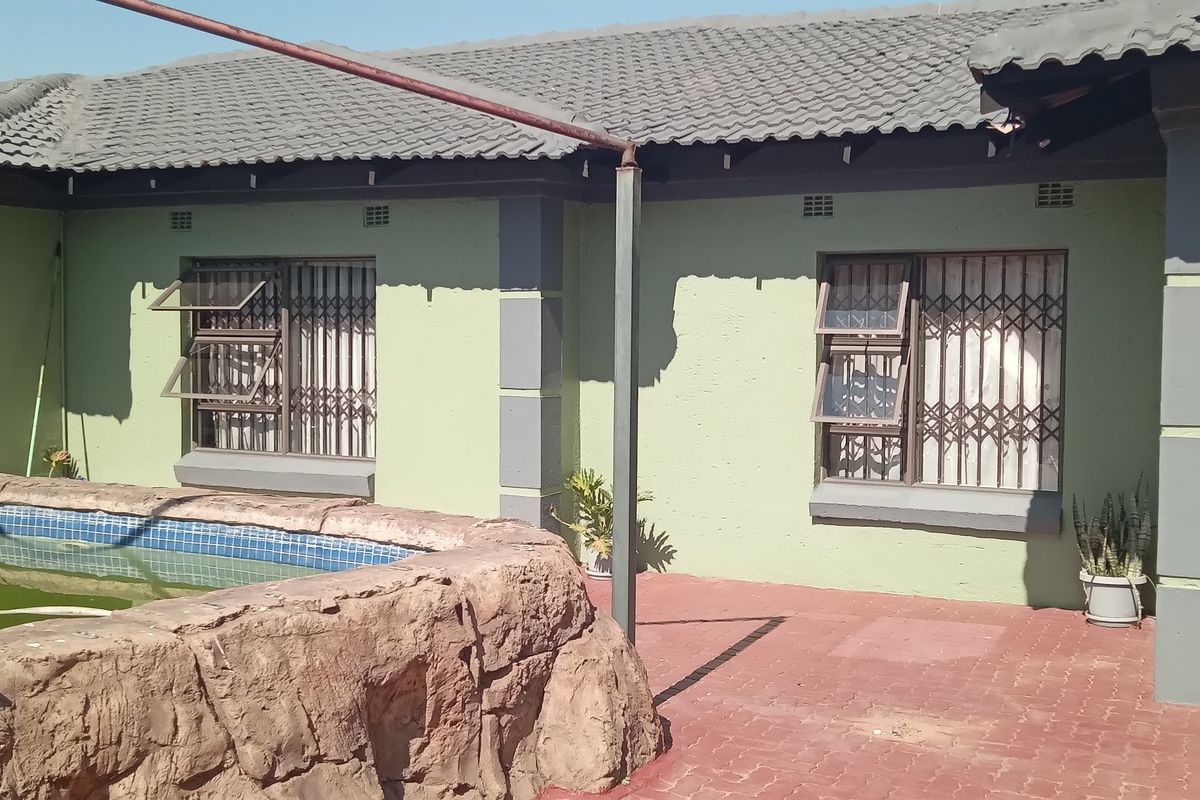 House for sale in Model Park - Photo 4