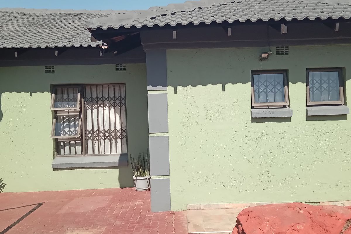 House for sale in Model Park - Photo 3