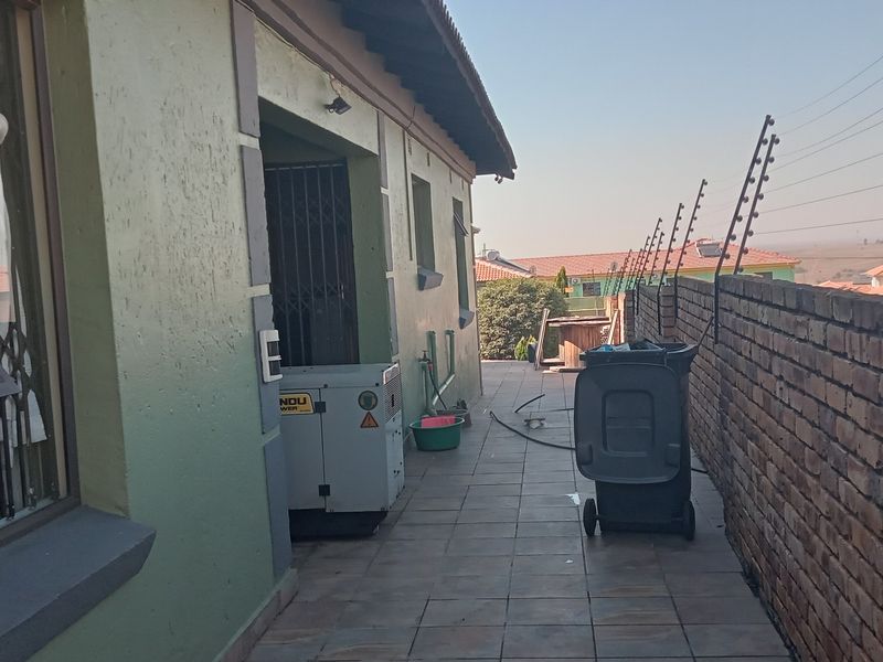 House for sale in Model Park - Photo 10