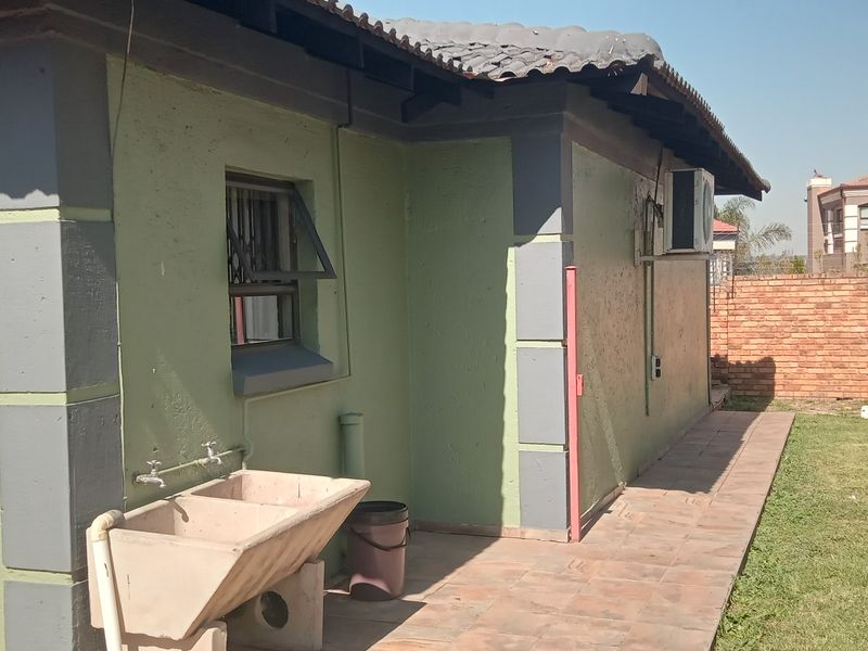 House for sale in Model Park - Photo 7