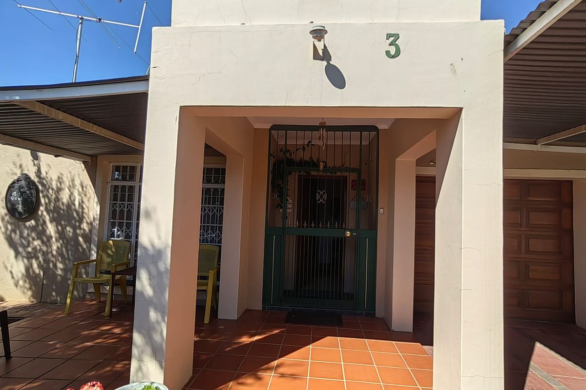 3 Bedroom Townhouse for sale in Parys - Photo 2