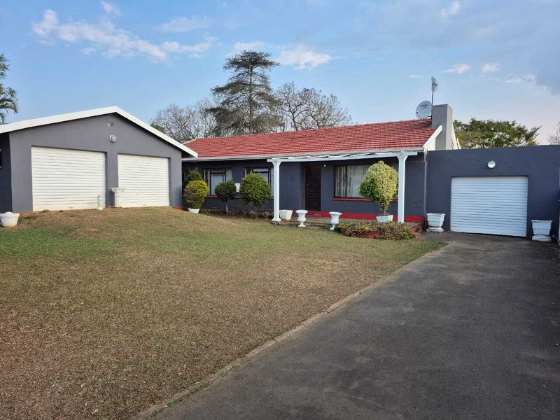 4 Bedroom home in sort after Hayfields arare - Photo 1