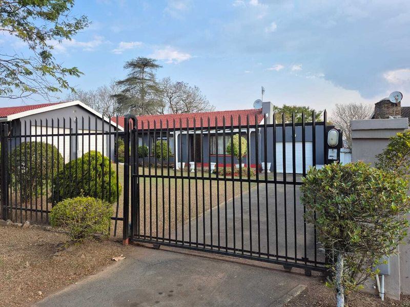 4 Bedroom home in sort after Hayfields arare - Photo 2