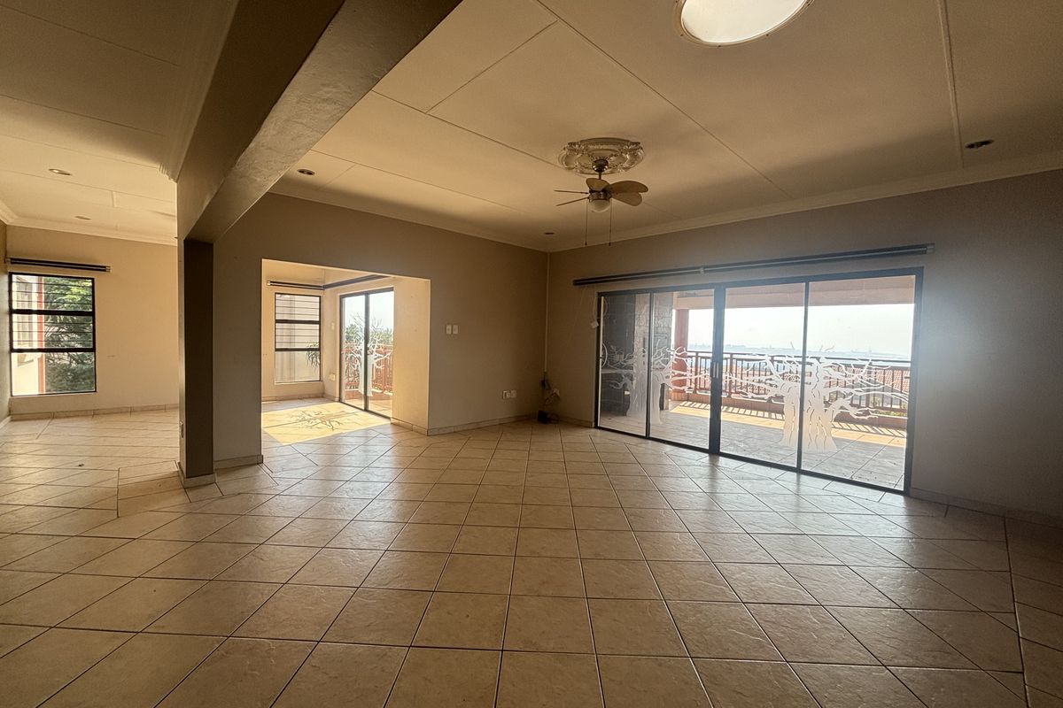 Secure Living Split Level Home - Photo 4