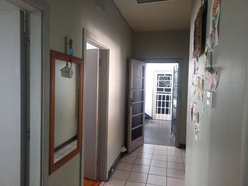 Modern Large 1 Bed Room To Let in Montclair - Photo 7