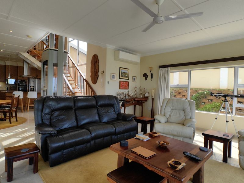 Exquisite Coastal Living: State-of-the-Art Home with Breathtaking Sea Views - Photo 10