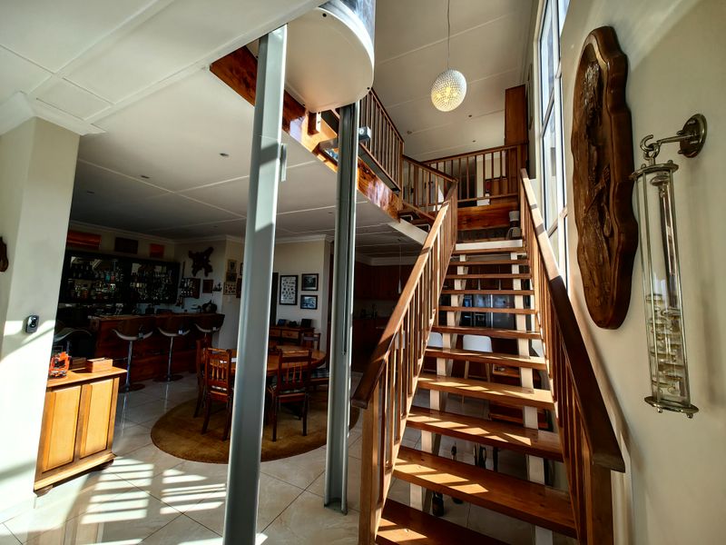 Exquisite Coastal Living: State-of-the-Art Home with Breathtaking Sea Views - Photo 8