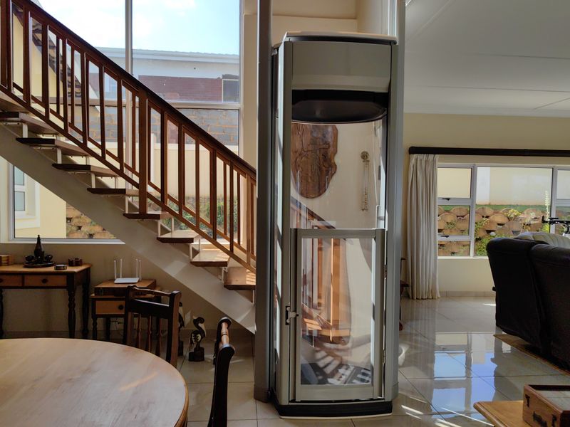 Exquisite Coastal Living: State-of-the-Art Home with Breathtaking Sea Views - Photo 7