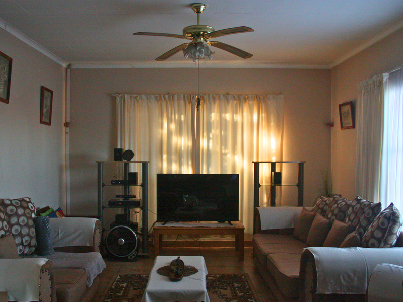 A Welcoming Residence In Fauna Park - Ideal For Families In Pursuit Of Peaceful Living - Photo 2