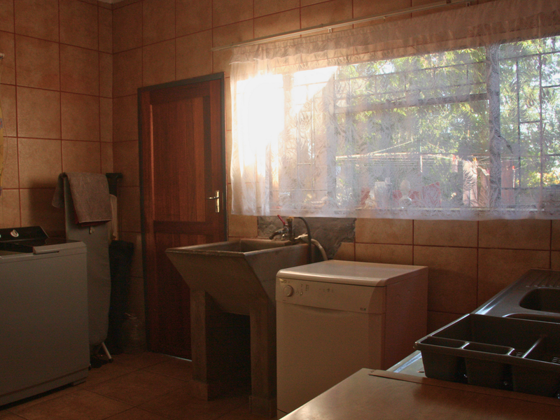 A Welcoming Residence In Fauna Park - Ideal For Families In Pursuit Of Peaceful Living - Photo 4