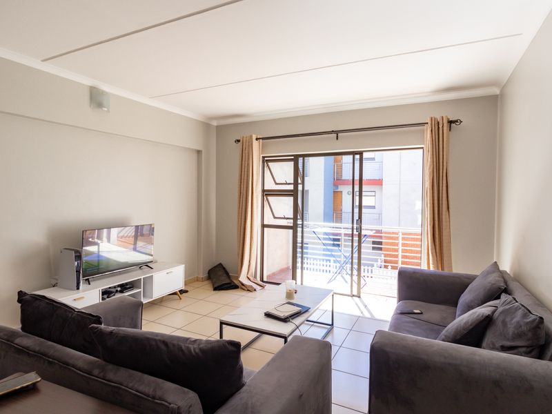 Charming 2-Bedroom Apartment in Prime Location - Photo 3