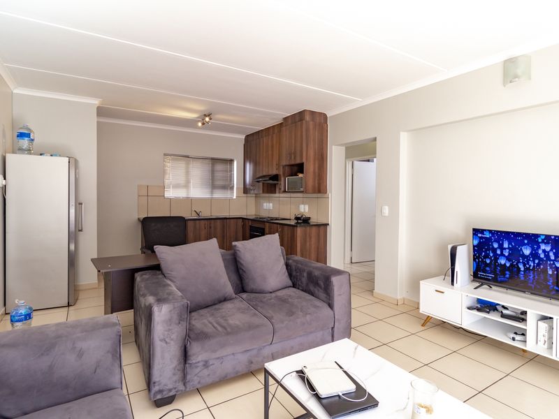 Charming 2-Bedroom Apartment in Prime Location - Photo 5