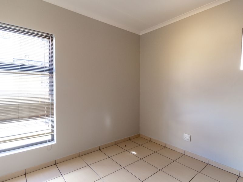 Charming 2-Bedroom Apartment in Prime Location - Photo 10