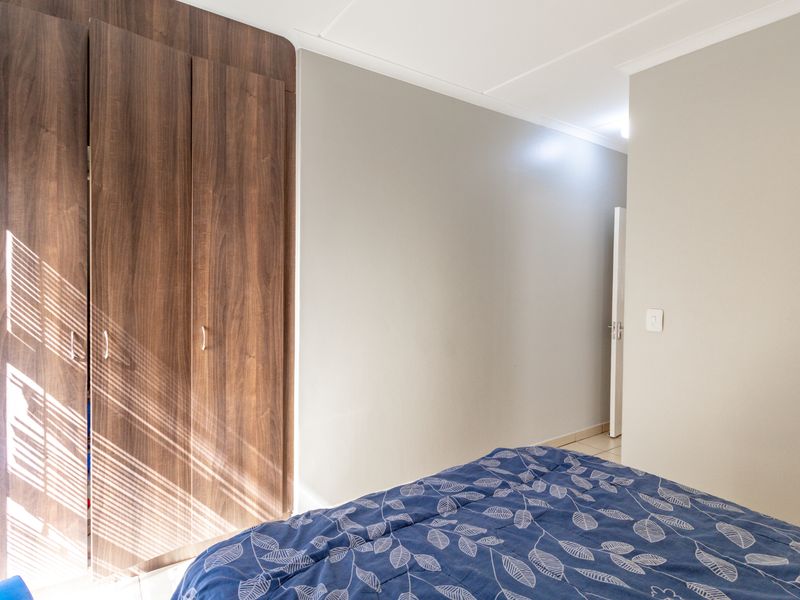 Charming 2-Bedroom Apartment in Prime Location - Photo 8