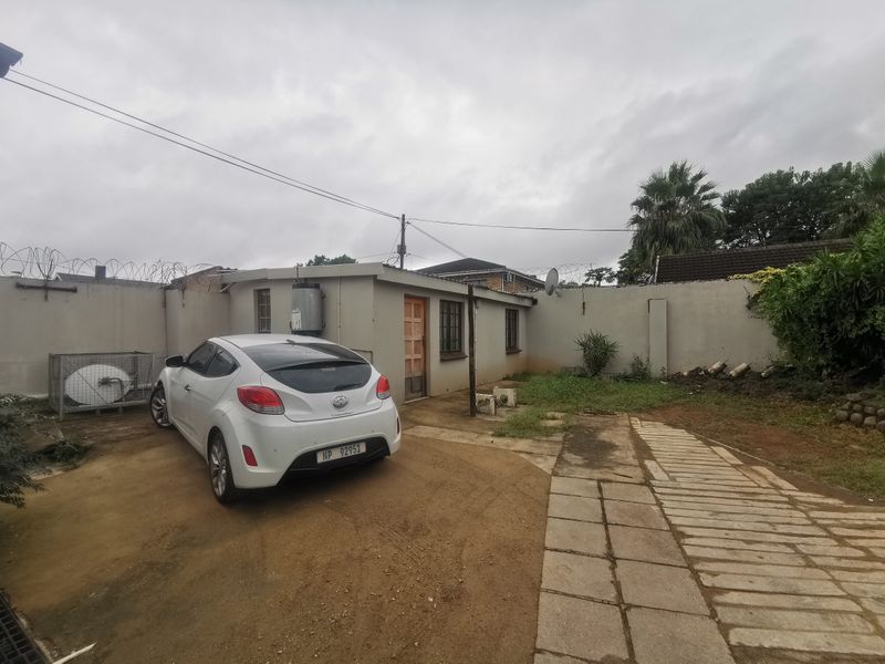 INCOME EARNER - Photo 7