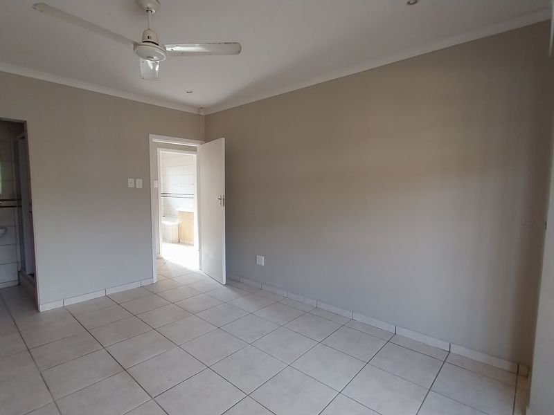 Stunning 2 bedroom townhouse available in Margate. - Photo 9