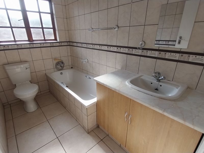 Stunning 2 bedroom townhouse available in Margate. - Photo 8