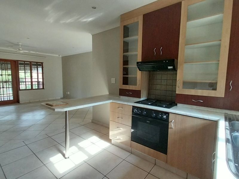 Stunning 2 bedroom townhouse available in Margate. - Photo 3