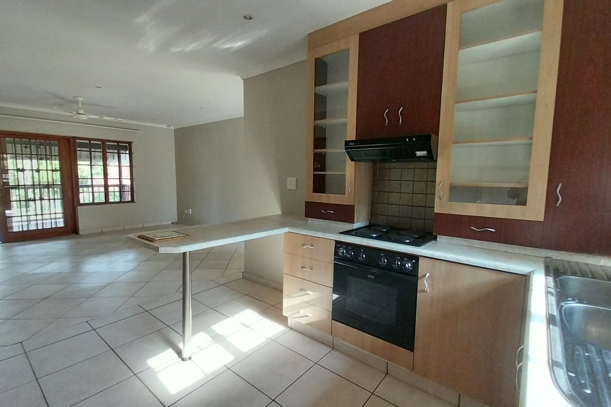 Stunning 2 bedroom townhouse available in Margate. - Photo 3