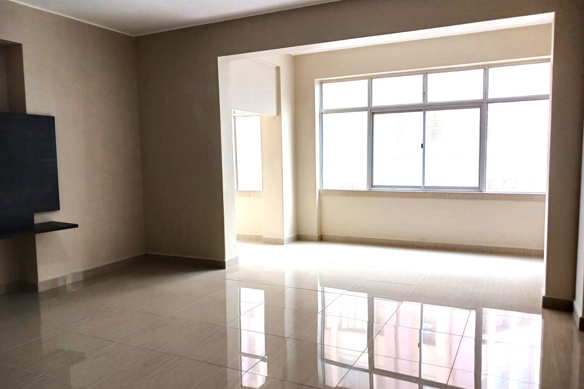 REFUBISHED 2.5 BEDROOM FRONTLINE FLAT MARINE PARADE DURBAN - Photo 4