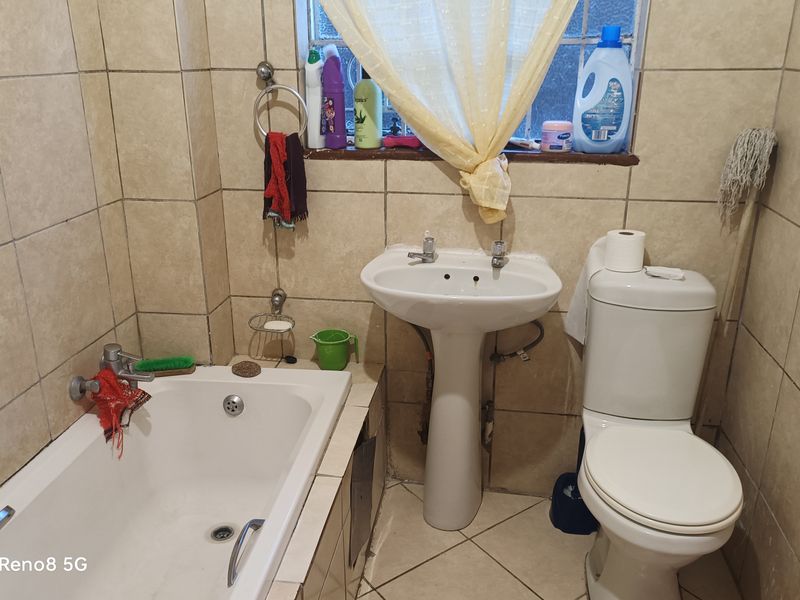 Investment or First Time Homed Owner! - Photo 8