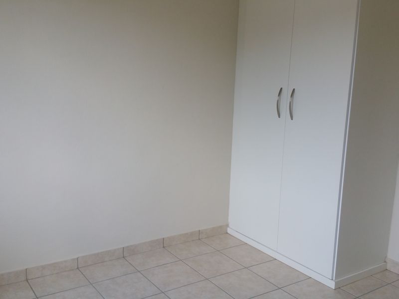 Upmarket two bedroom duplex - Photo 10