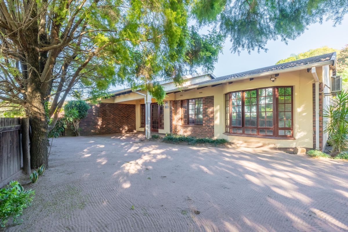 A Pet friendly gem! - Photo 2