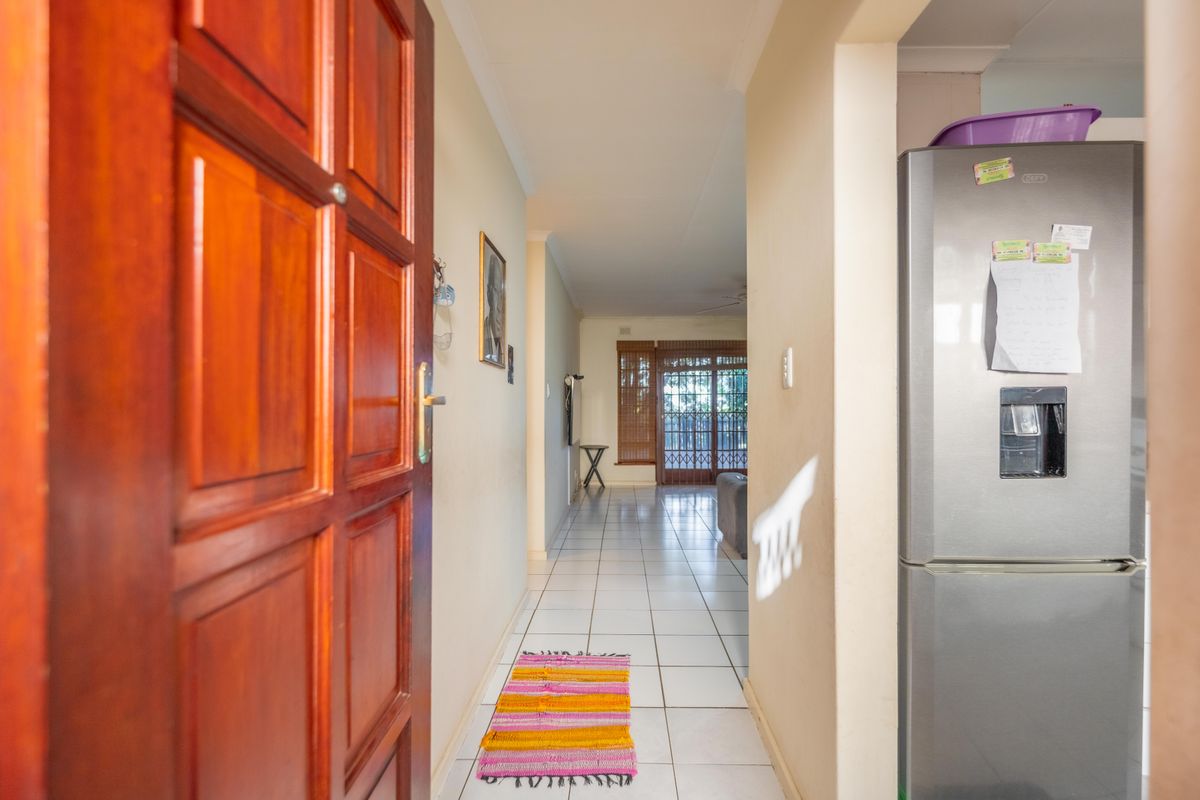 A Pet friendly gem! - Photo 4