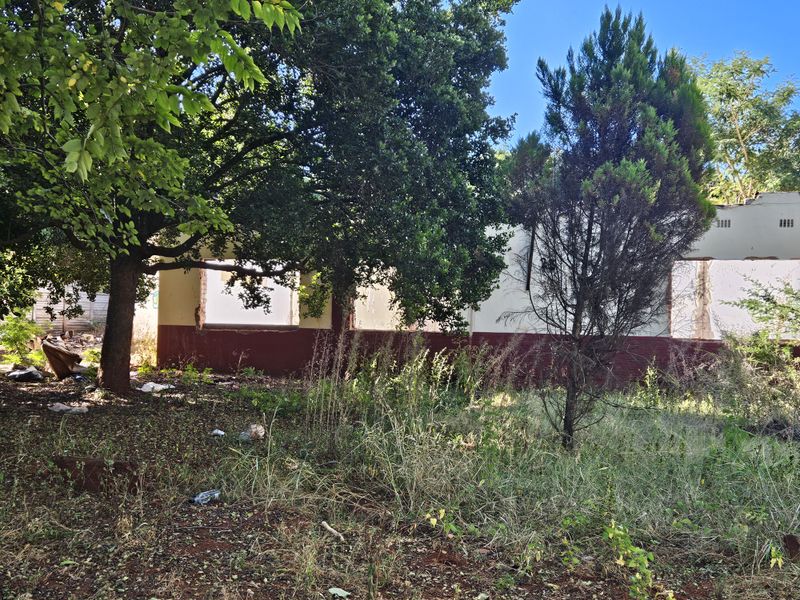 Vacant Land with Incomplete structure for sale, in Louis Trichardt. - Photo 4