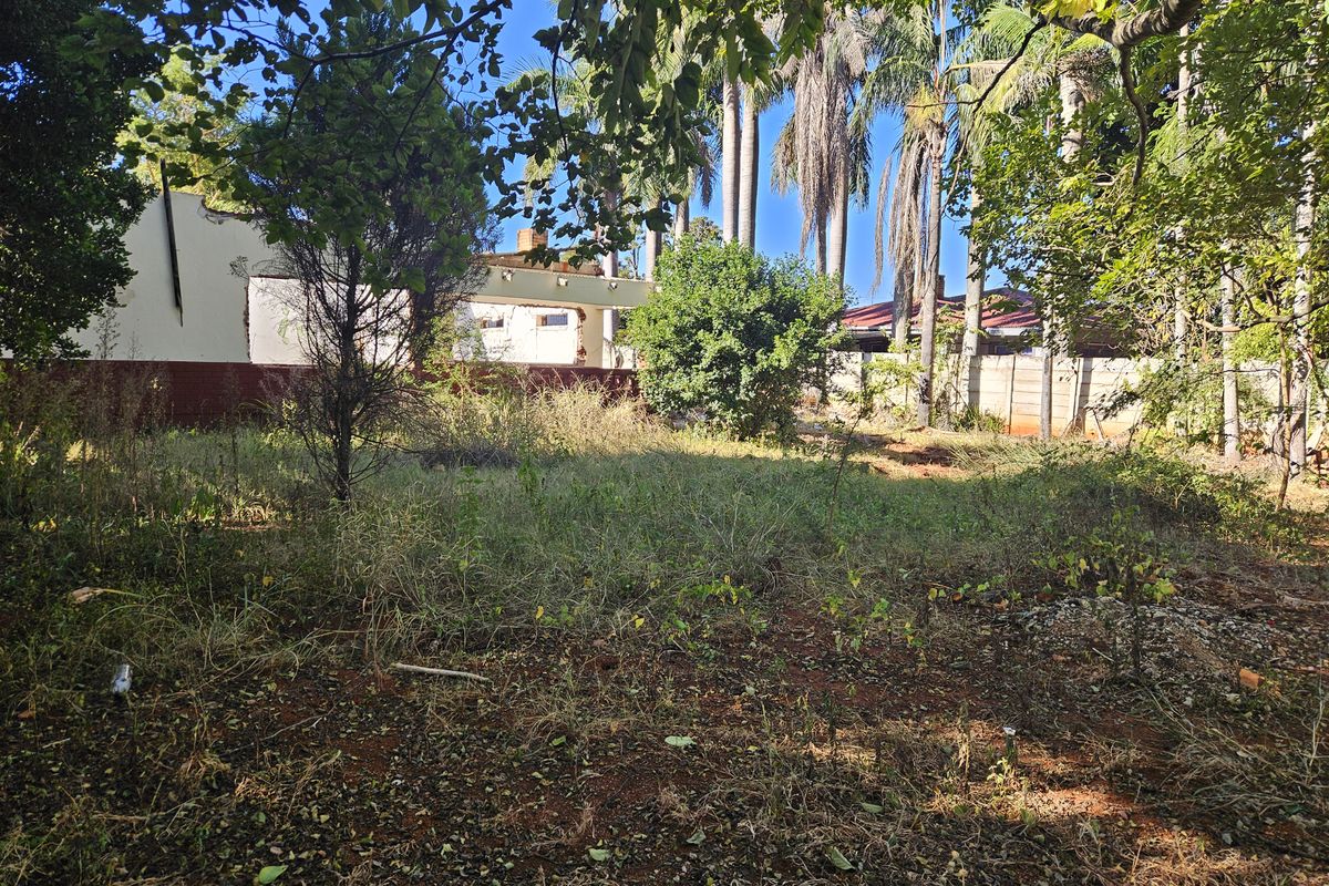 Vacant Land with Incomplete structure for sale, in Louis Trichardt. - Photo 2