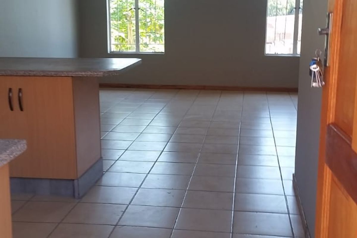 This charming flat, located on the first floor in Pretoria North - Photo 3