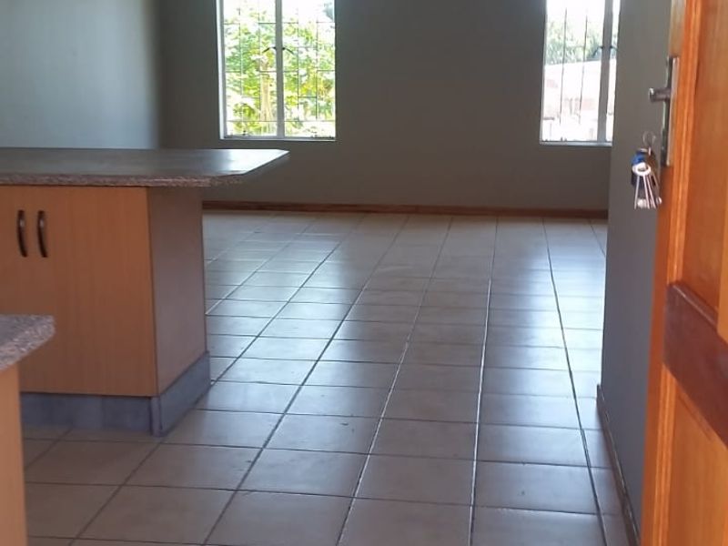 This charming flat, located on the first floor in Pretoria North - Photo 3