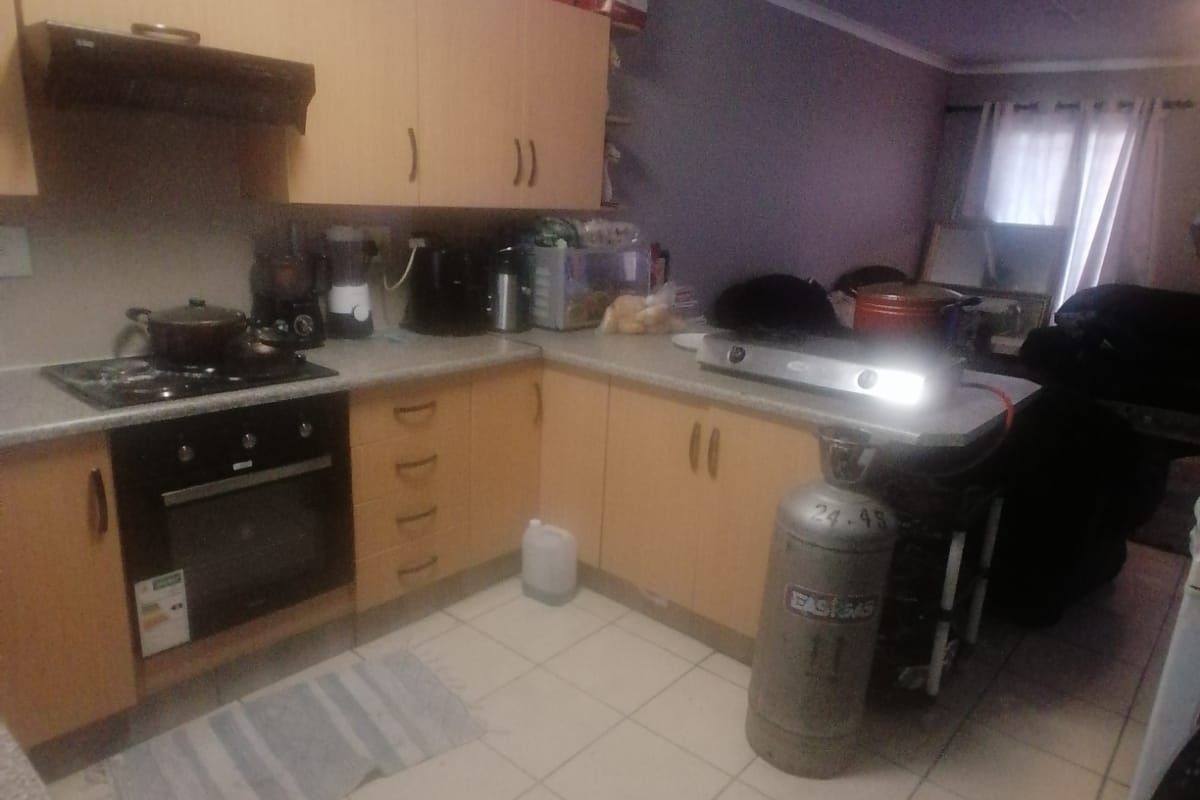 This charming flat, located on the first floor in Pretoria North - Photo 2