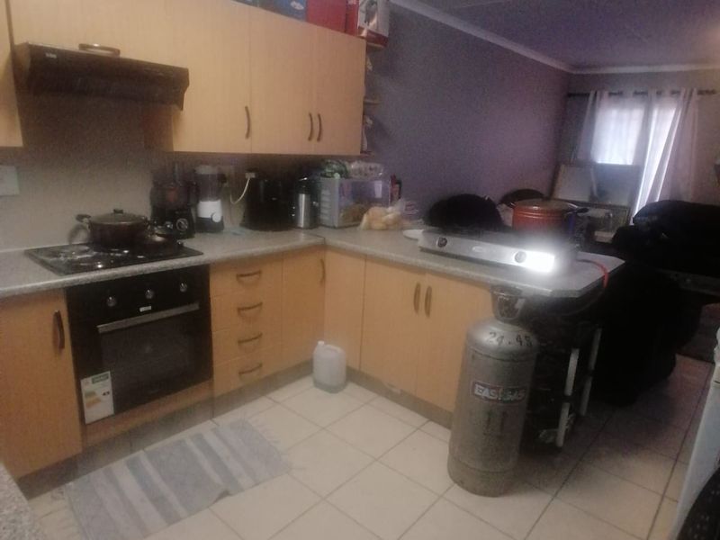 This charming flat, located on the first floor in Pretoria North - Photo 2