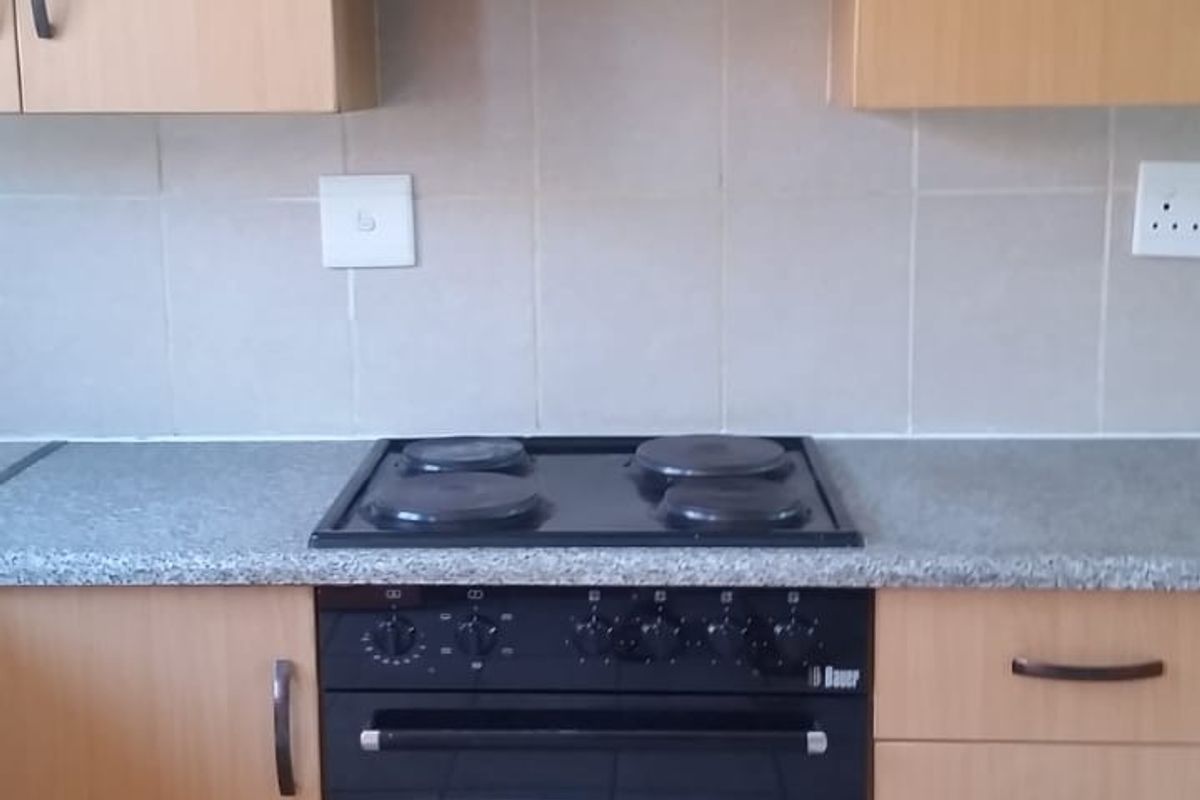 This charming flat, located on the first floor in Pretoria North - Photo 4