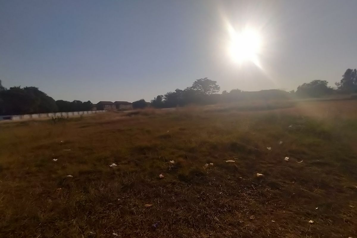 This expansive 60,000 square meter plot, situated opposite Akasia Primary School - Photo 5