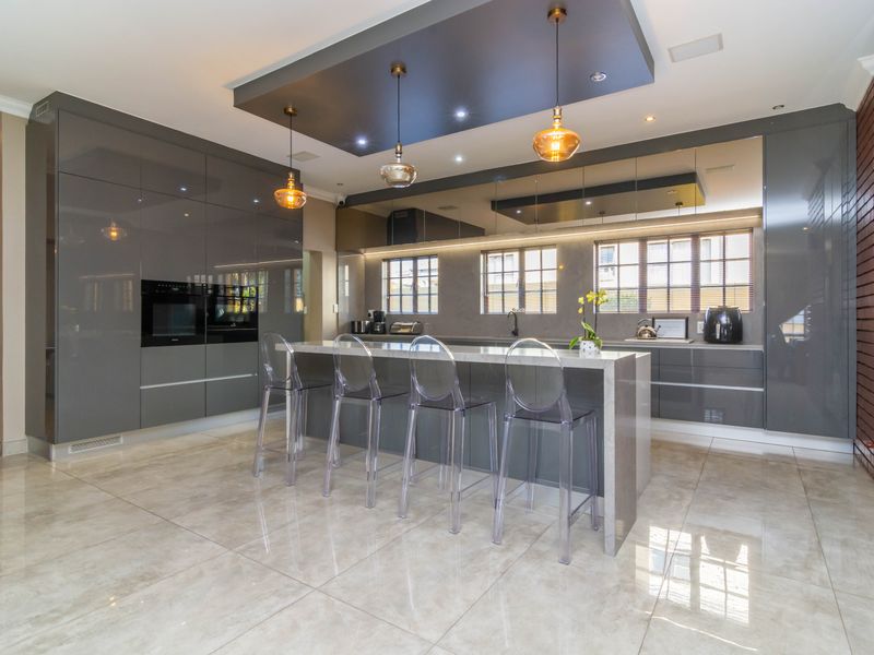 Stunning 4 bed Duplex for Sale in sought-after  Estate, Midrand - the perfect family home - Photo 7