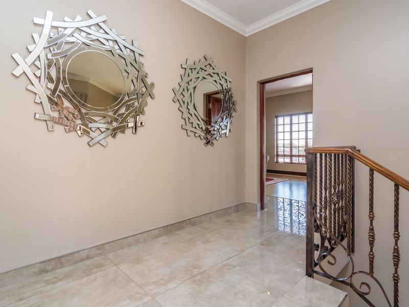 Stunning 4 bed Duplex for Sale in sought-after  Estate, Midrand - the perfect family home - Photo 6