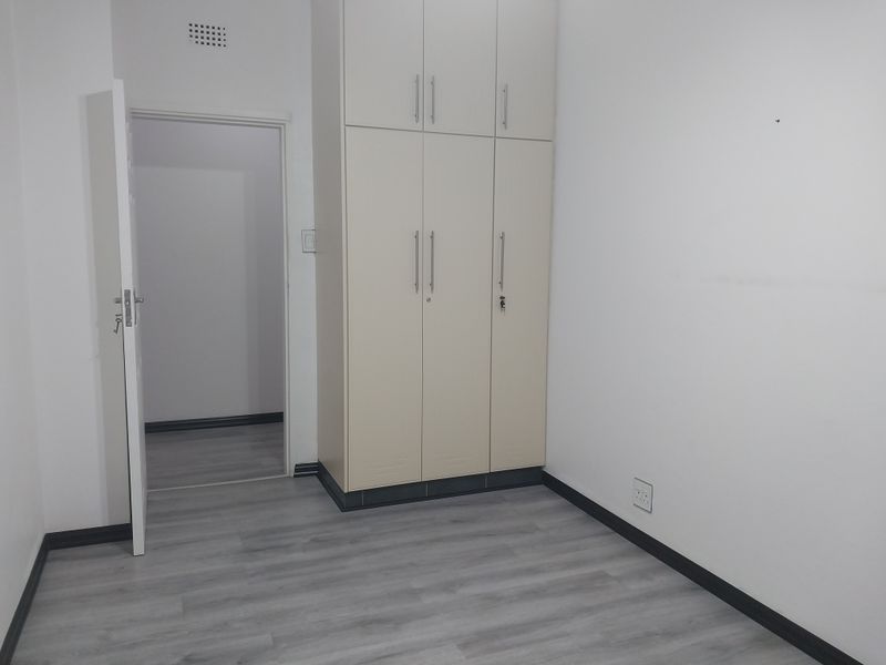 Stunning property with an investment option - Photo 7