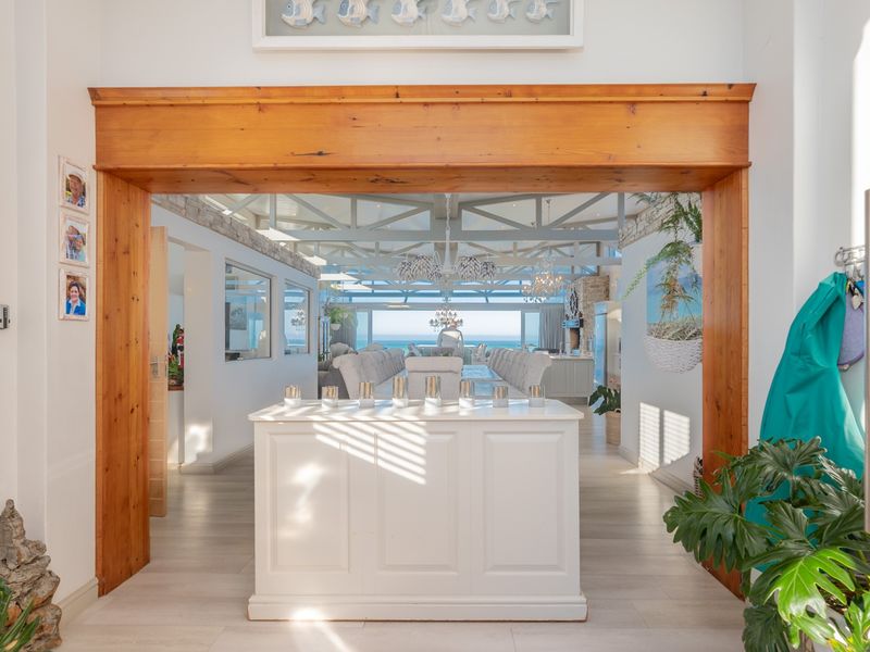 Exquisite Modern Living in Struisbaai: Your Dream Coastal Retreat Awaits! - Photo 10