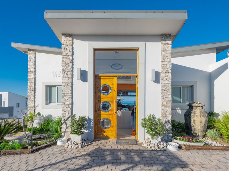 Exquisite Modern Living in Struisbaai: Your Dream Coastal Retreat Awaits! - Photo 8