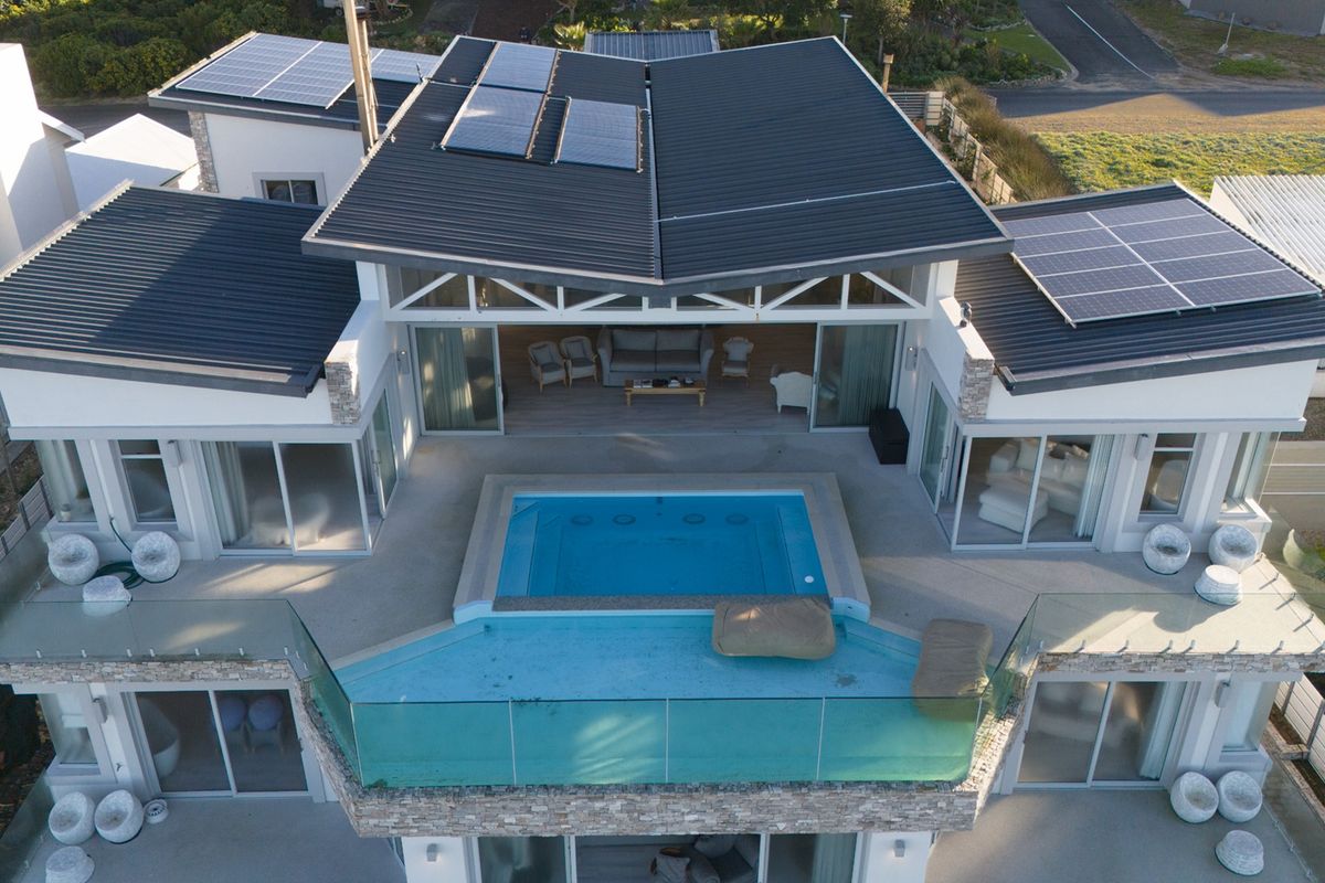 Exquisite Modern Living in Struisbaai: Your Dream Coastal Retreat Awaits! - Photo 4