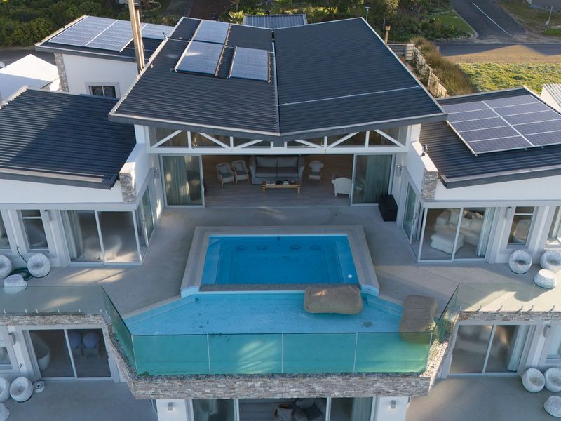 Exquisite Modern Living in Struisbaai: Your Dream Coastal Retreat Awaits! - Photo 4