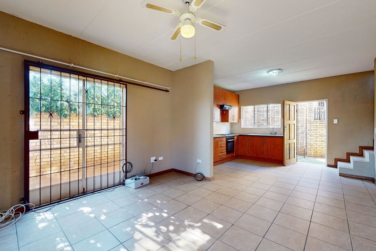 3-Bedroom + study townhouse for sale - Photo 4