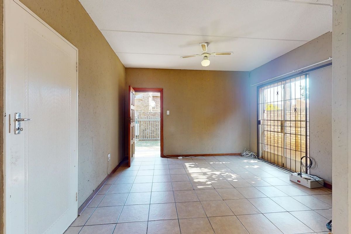 3-Bedroom + study townhouse for sale - Photo 5