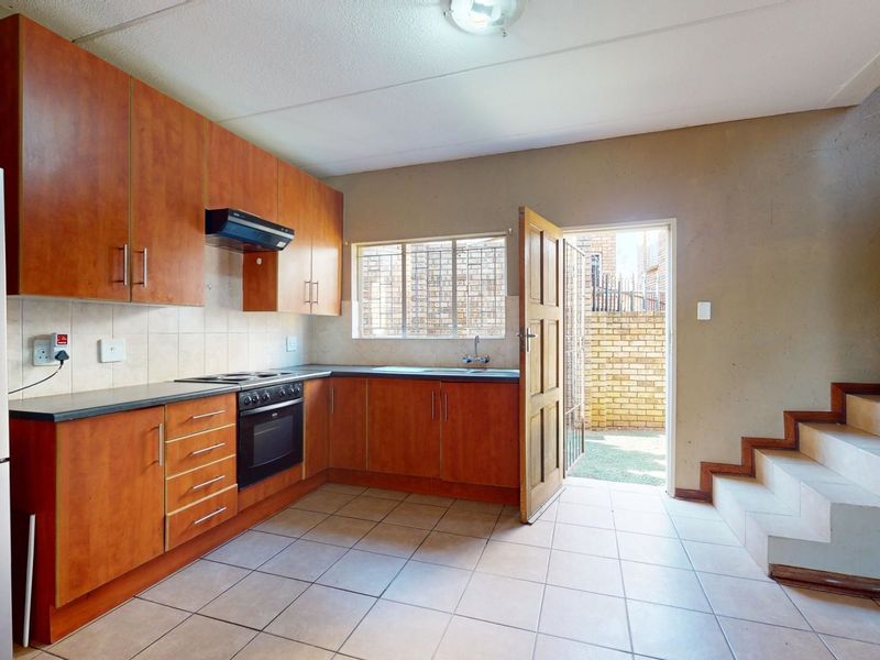 3-Bedroom + study townhouse for sale - Photo 6